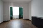 Apartament cu 3 camere decomandat în Soarelui - 1