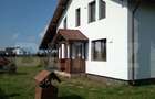 Casă cu 6 camere cu Teren 2052 Mp în Central - 1