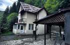 Casă cu 4 camere cu Teren 500 Mp în Sinaia - 1