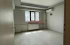 Apartament cu 3 camere semidecomandat în Tineretului - 9