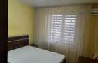Apartament cu 3 camere semidecomandat în Berceni - 2