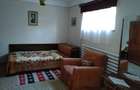 Vand casa individuala cu doua locuinte separate si curte, ideala pentru doua generatii - 5