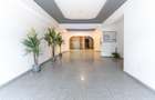 Apartament cu 3 camere decomandat în Tractorul - 3