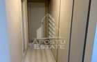 Apartament cu 3 camere, 2 bai,  decomandat,  etajul 2, zona Soarelui - 11