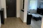 Proprietar inchiriez apartament 3 camere in vila cu 3 apartamente,totul separat,loc parcare