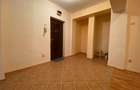 Proprietar, oferă spre vânzare apartament 3 camere decomandat zona Mioritei