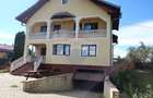 Casă cu 7 camere cu Teren 1200 Mp în Central - 2