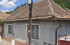 Casă cu 3 camere cu Teren 250 Mp în Central - 1