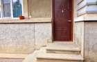 Inchiez apartament 2 camere decomandat zona Piata Muncii, parter de casa la curt - 1