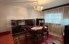 Apartament cu 3 camere, etajul 1, decomandat - 1