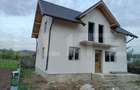 Casă cu 4 camere cu Teren 500 Mp în Brebu - 1