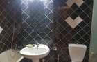 Apartament trei camere decomandat, etaj unu din patru, bloc deosebit, mobilat, doua balcoane inchise - 12