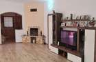 Casă cu 7 camere cu Teren 8000 Mp în Cosmești - 4