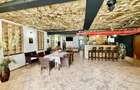 Casa bld Mamaia la  intrare Satul de Vacanta, langa Hotel Quartz