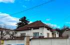 Casă cu 4 camere în Central - 1