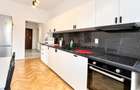 Liniște și intimitate în zona centrală–Apartament in vila, garaj+demisol