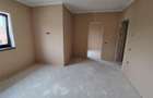 Duplex despartit prin C.T. - spatios - 5 camere - bucatarie inchisa - - 1