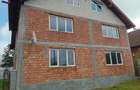 De vanzare casa in rosu cost 2014 pe 2 nivele 2x260mp +mansarda terem 1200mp