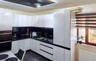 Apartament cu 3 camere decomandat în Central - 1