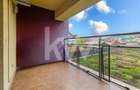 Închiriere apartament 4 camere, acces la parcare cu barieră, strada De Mijloc - 20