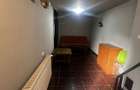 Proprietar inchiriez apartament la curte comuna (3 camere) - 1