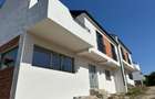 Duplex cu 4 camere cu Canalizare în Chinteni - 3