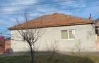 Casă cu 3 camere în Central - 1