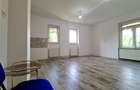 Casă individuală cu 10 camere cu Canalizare în Centrul Civic - 7