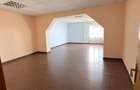 Casa cu 4 camere, pivni?a ?i teren 221 mp,curte individuala