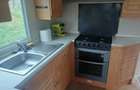 De vanzare casa pe roti , 3 dormitoare , 2 bai, living si bucatarie, mobilat utilat , pre? 21800 E - 5