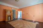 Casă individuală cu 9 camere cu Canalizare în Central - 17
