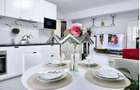 Apartament cu 3 camere semidecomandat în Central - 1