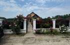 Casă cu 3 camere cu Teren 1732 Mp în Gârleni - 1