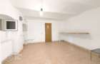 Spatiu langa Piata Catedralei, intrare din strada, str. Vasile Goldis - 4