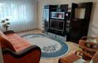 De inchiriat apartament cu 3 camere decomandat, etaj 1 - 2