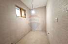 Casă cu 5 camere cu Teren 1476 Mp în Merei - 8