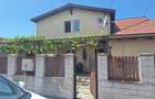Casă cu 5 camere cu Garaj în Elvila - 1