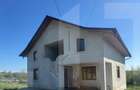 Casa moderna si spatioasa de vanzare in Darabani - 2