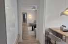 Apartament cu 3 camere semidecomandat în Circumvalațiunii - 1