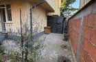 Apartament 2 camere decomandat de vanzare + curte proprie , str amurgului nr 37,parter /2 - 2
