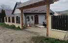 Vand Casa in localitatea Ghiri?u Roman, 3 camere, 10 arii curte - 5