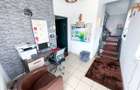 Spatiu comercial si locuin?a DE VANZARE, str. C.F.R - 16