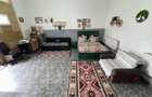 Spatiu comercial si locuin?a DE VANZARE, str. C.F.R - 3