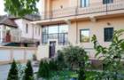 Casă cu 5 camere cu Teren 680 Mp în Cotroceni - 1