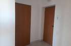 De vanzare apartament decomandat 2 camere cu garaj - 1
