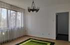 Apartament cu 3 camere semidecomandat în Central - 1