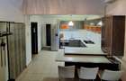 Apartament cu 3 camere decomandat în Km 5 - 1