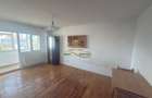 De vanzare apartament 3 camere decomandate Republicii Bacau - 2