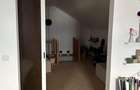 Vand apartament deosebit, situat intr-o zona semicentrala, linistita si foarte placuta, ideal pentru cei care isi doresc confort si intimitate.
