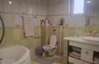 Inchiriez etajul unei case in Voluntari central. - 2